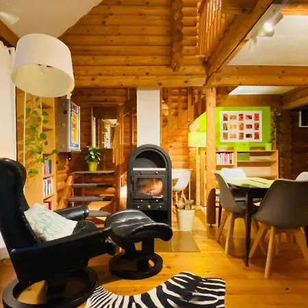 Eifel-lounge Blockhaus Mit Kamin Garten Balkon Nahe Koeln Therme Bruehl Phantasialand