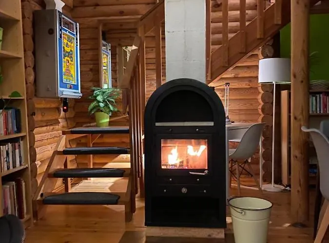 Eifel-lounge Blockhaus Mit Kamin Garten Balkon Nahe Koeln Therme Bruehl Phantasialand